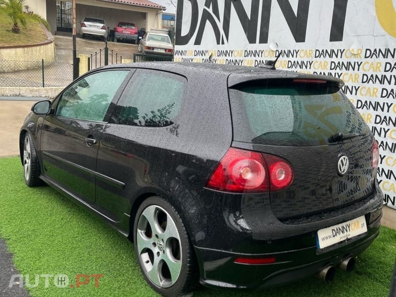 Volkswagen Golf 30 anos