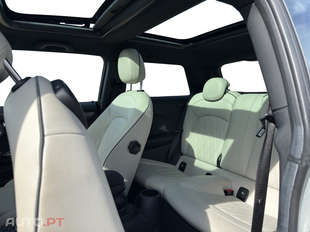 MINI Cooper Cooper SE Premium Yours