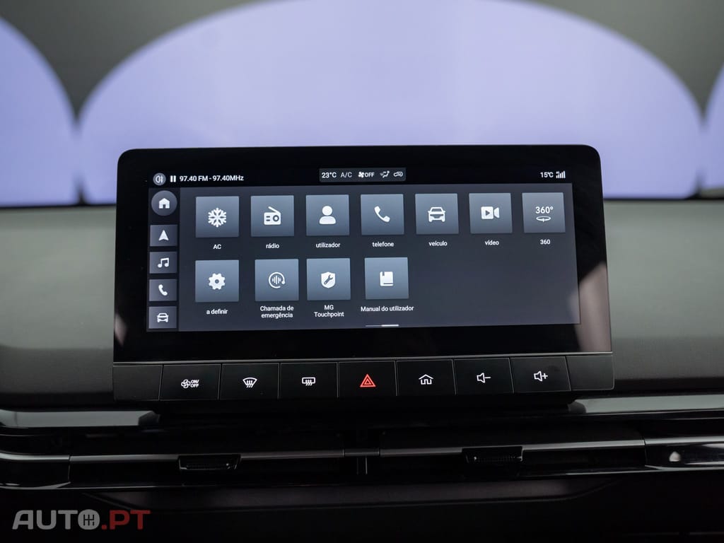 MG MG4 77 kWh Extended Range Luxury