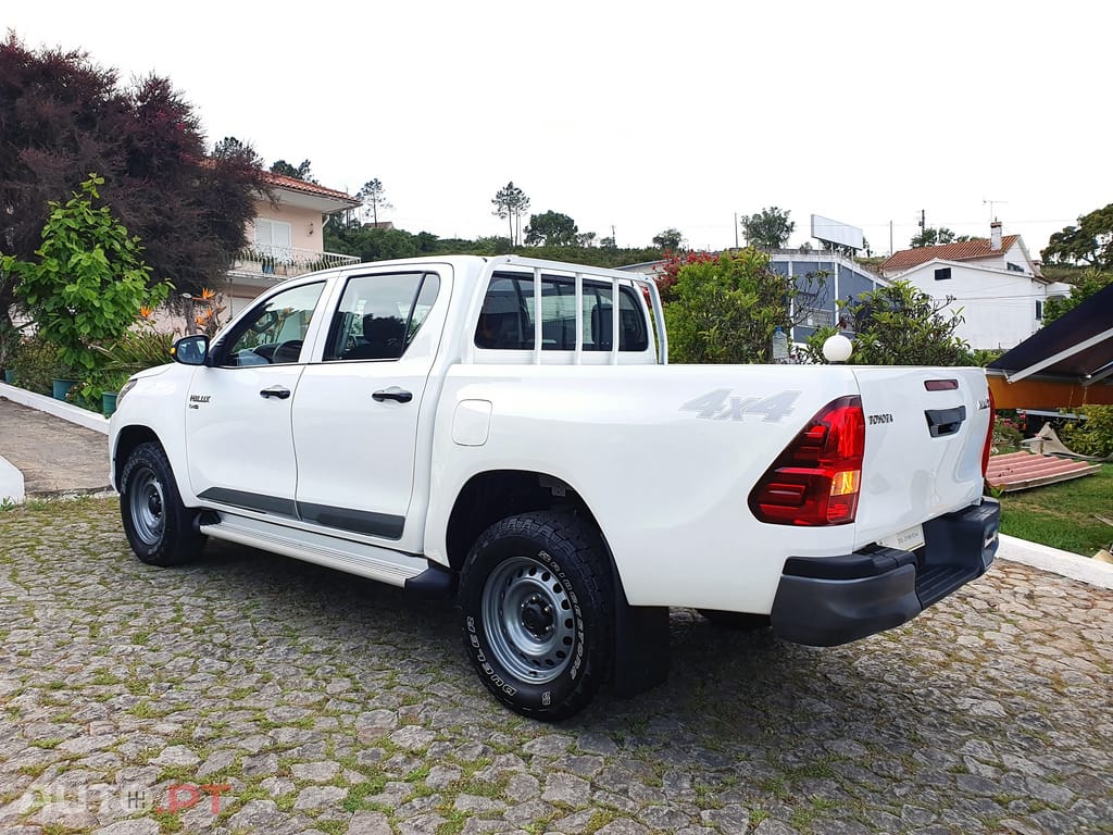 Toyota Hilux 2.4 D-4D 4WD CD CM