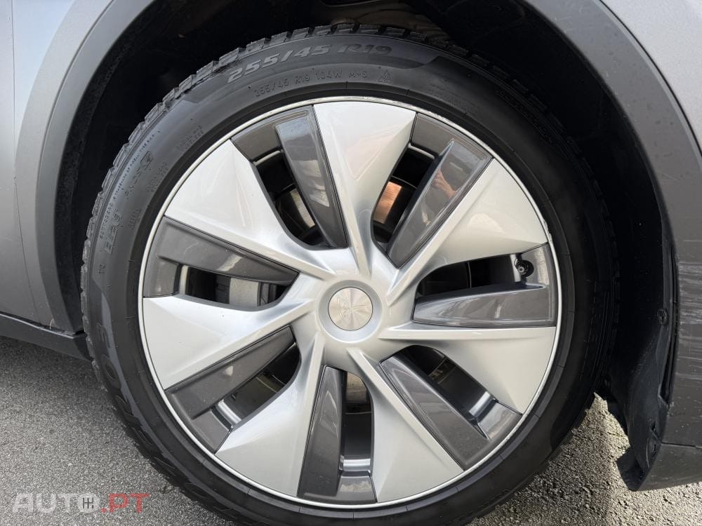 Tesla Model Y Long Range Dual Motor AWD