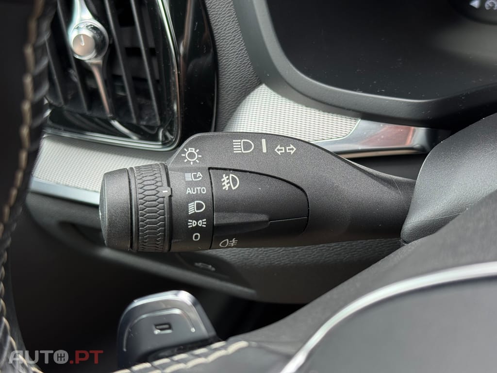 Volvo V60 2.0 D3 R-Design Geartronic