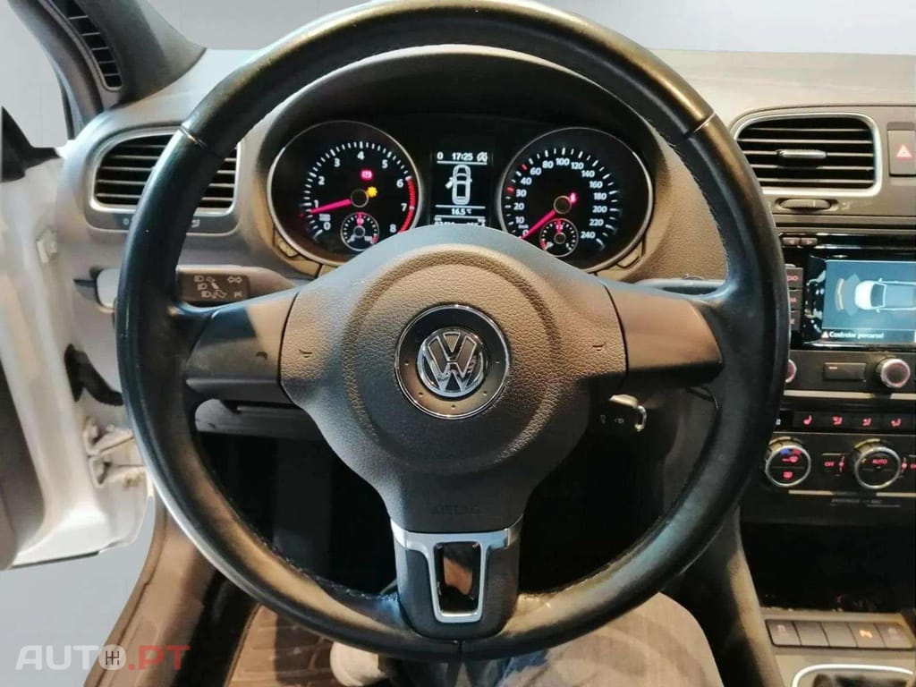 Volkswagen Golf 1.2 TSI Basis BlueMotion Tech
