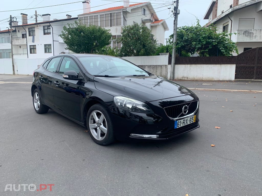 Volvo V40 D2