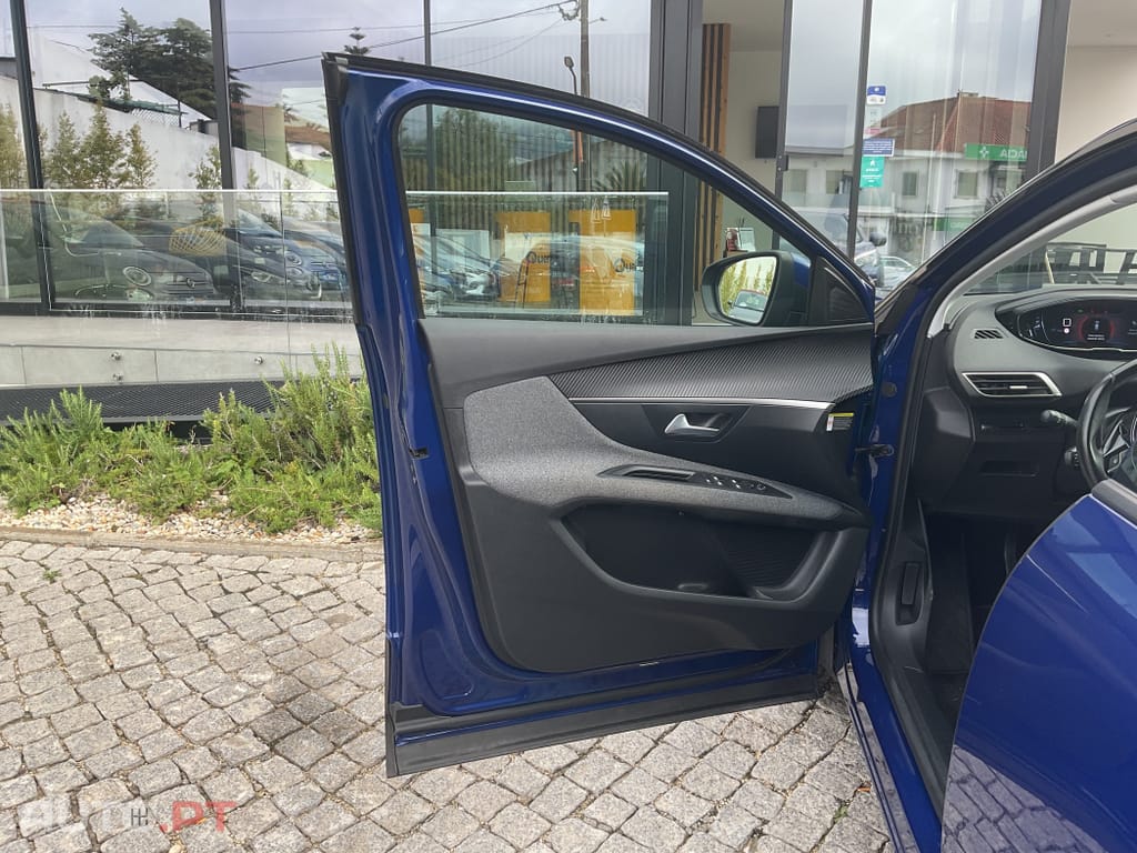 Peugeot 3008 1.5 BlueHDi Active