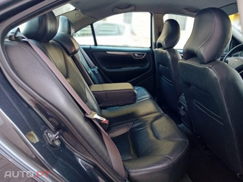 Volvo S60 2.4D  163CV CX VEL manual  Nacional