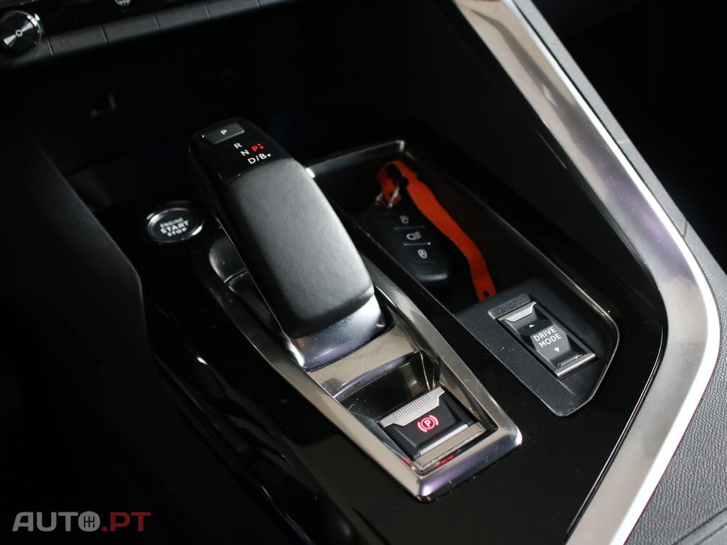 Peugeot 3008 1.6 Hybrid Allure Pack e-EAT8