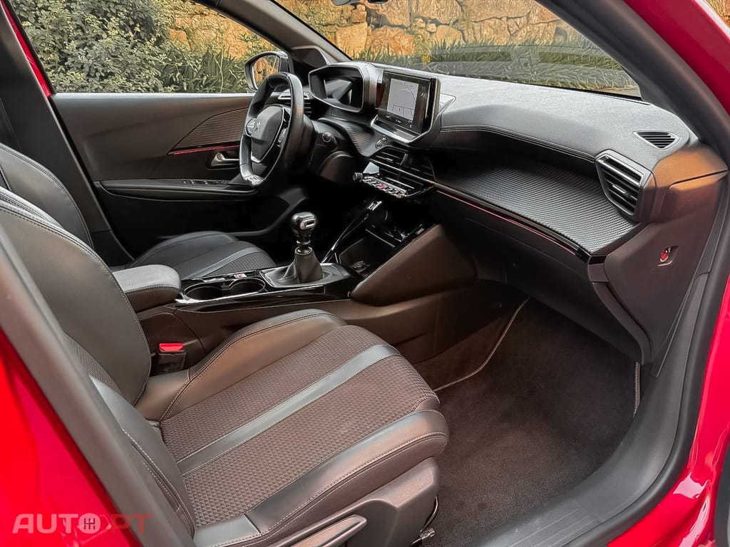 Peugeot 208 1.2 PureTech GT Line