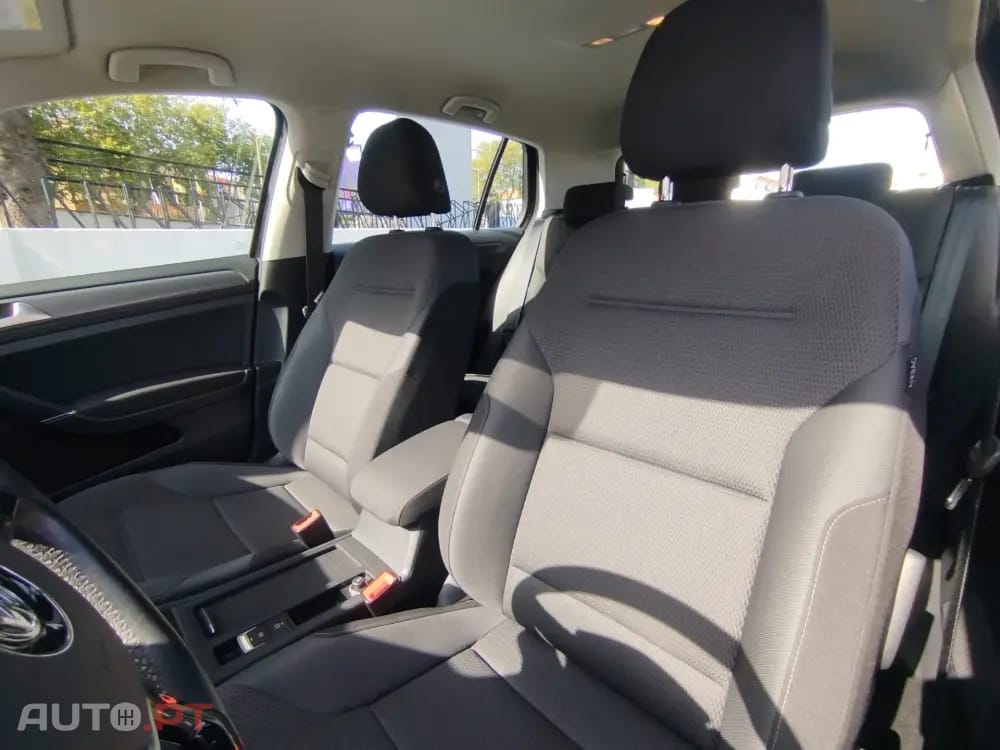 Volkswagen Golf 1.6 TDI Confortline