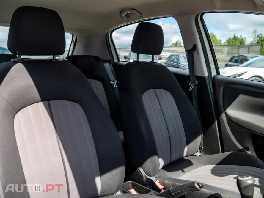Fiat Punto 1.3 M-Jet Easy S&S — fotografia 17