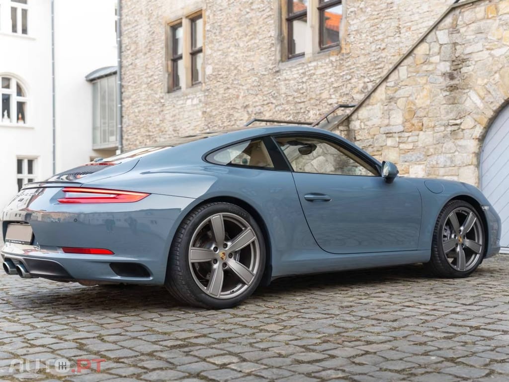 Porsche 911 Carrera Sport Chrono