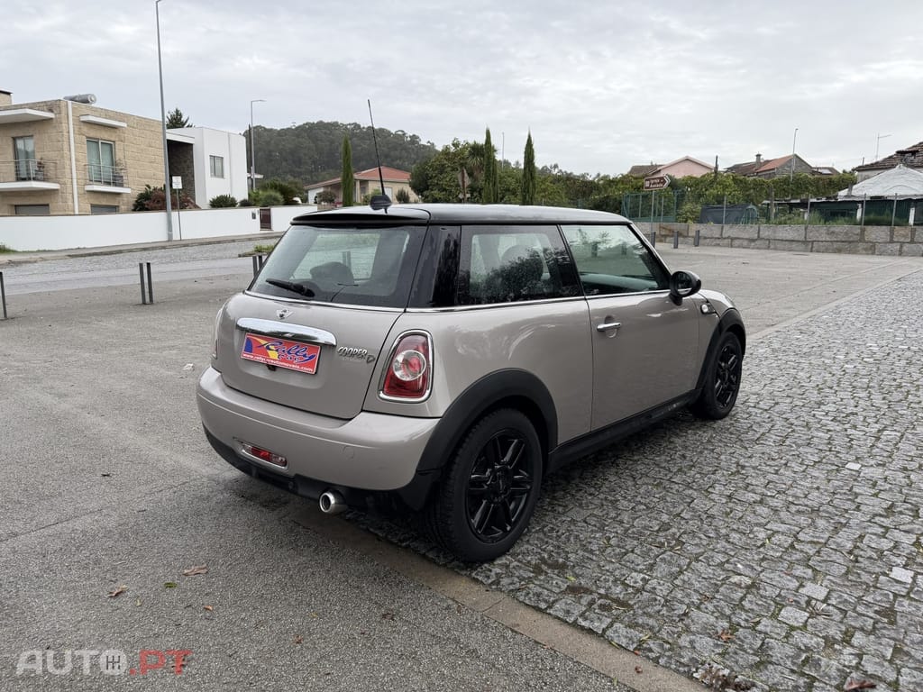 MINI Cooper Cooper D