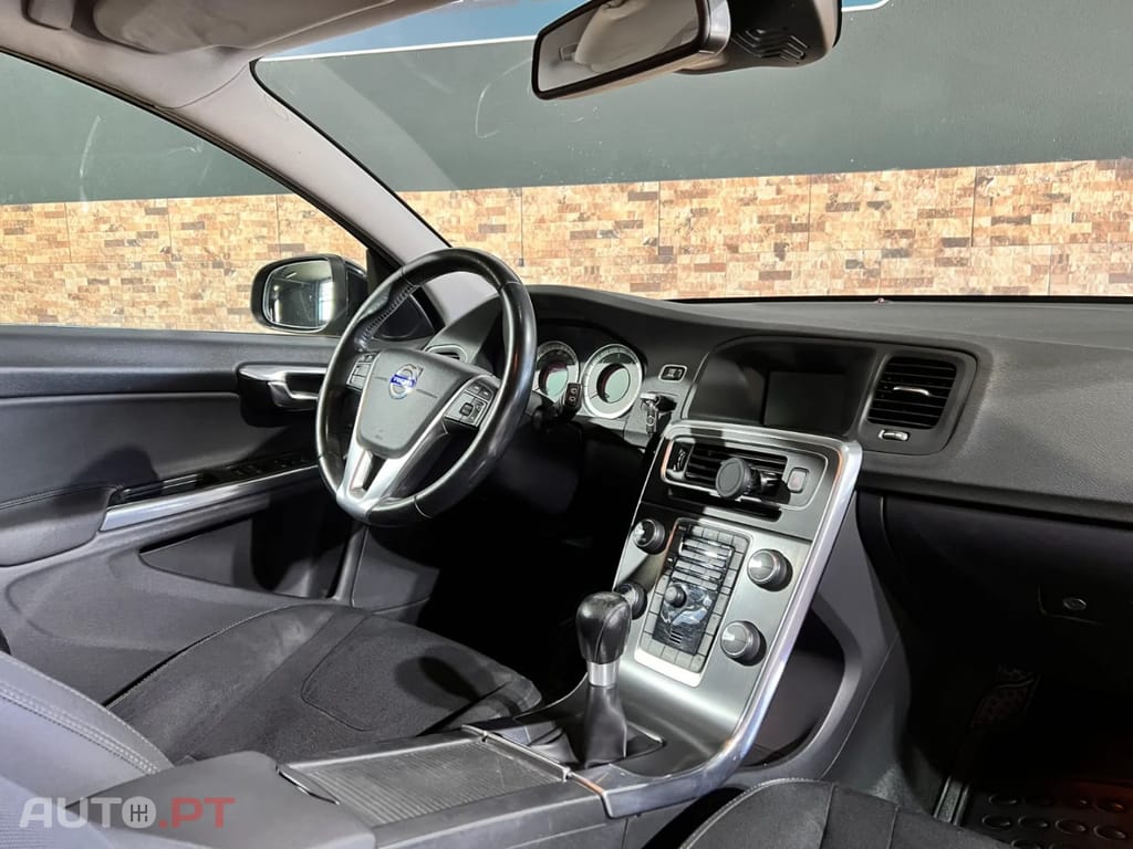Volvo V60 VOLVO V60 1.6 DRIVe Diesel