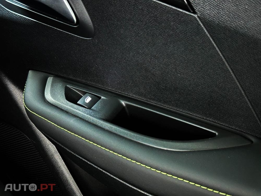 Peugeot E-208 50 kWh GT Pack