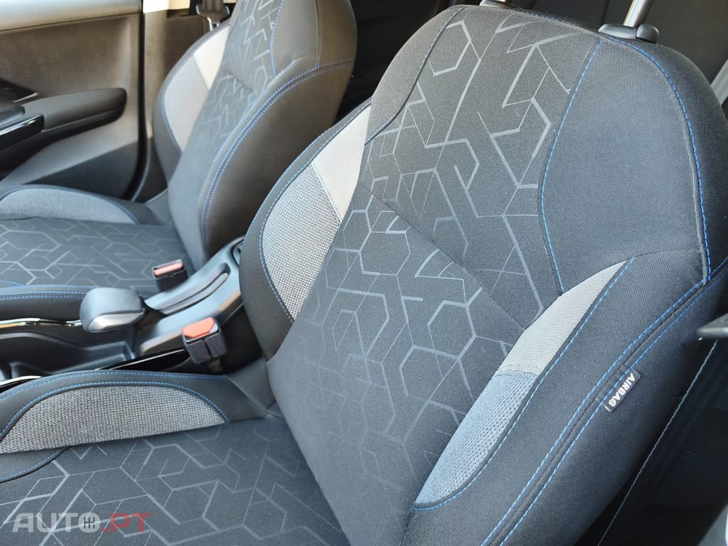 Peugeot 2008 1.2 PureTech Signature
