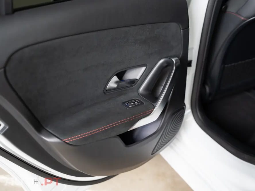 Mercedes-Benz A 250 e AMG Line