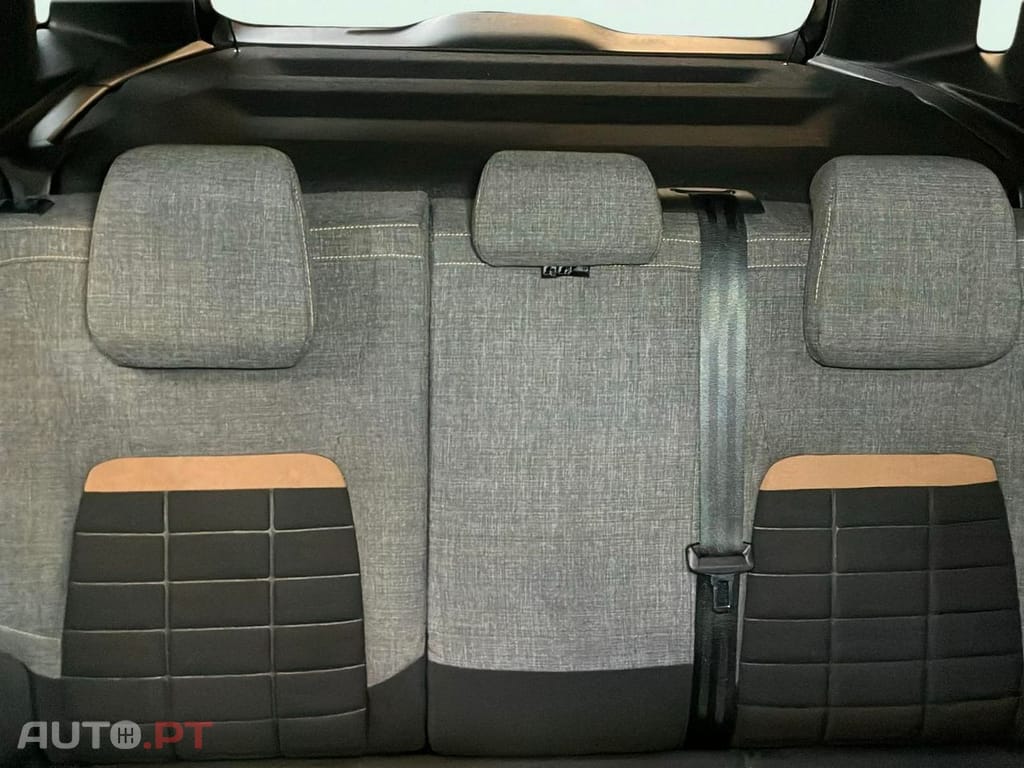 Citroen C3 Aircross 1.2 Hybrid Plus e-DSC6