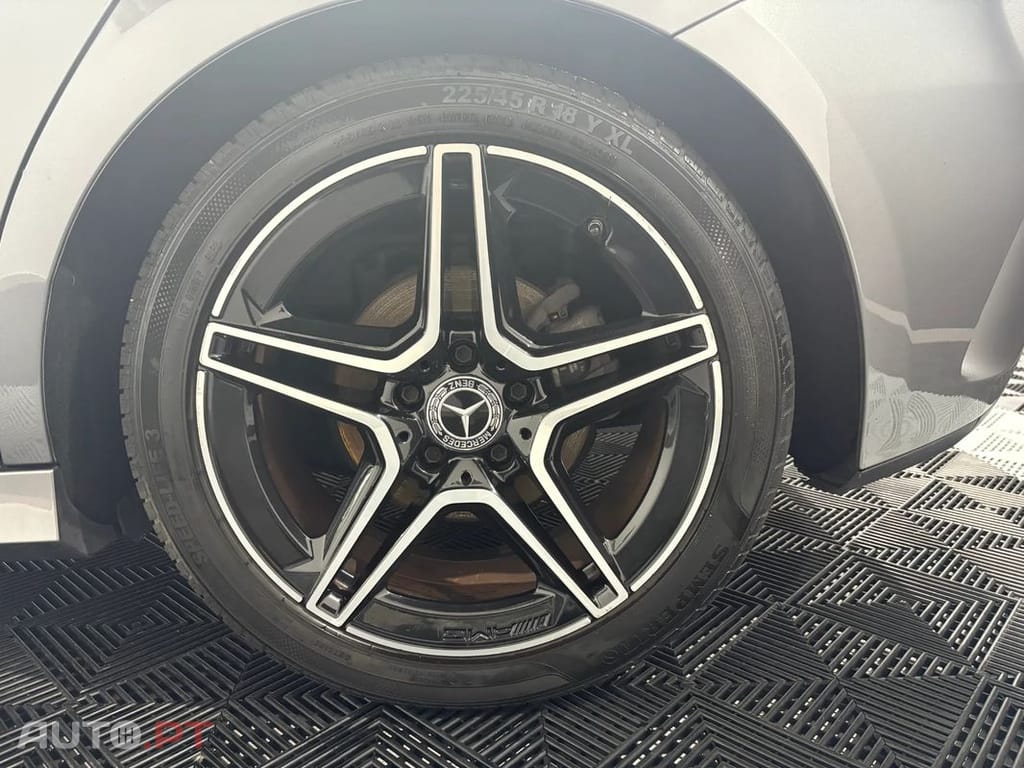 Mercedes-Benz A 160 d AMG Line