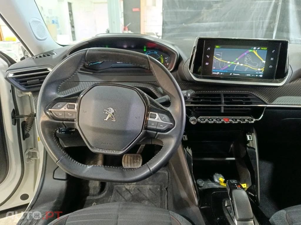 Peugeot E-2008 50 kWh Active Pack