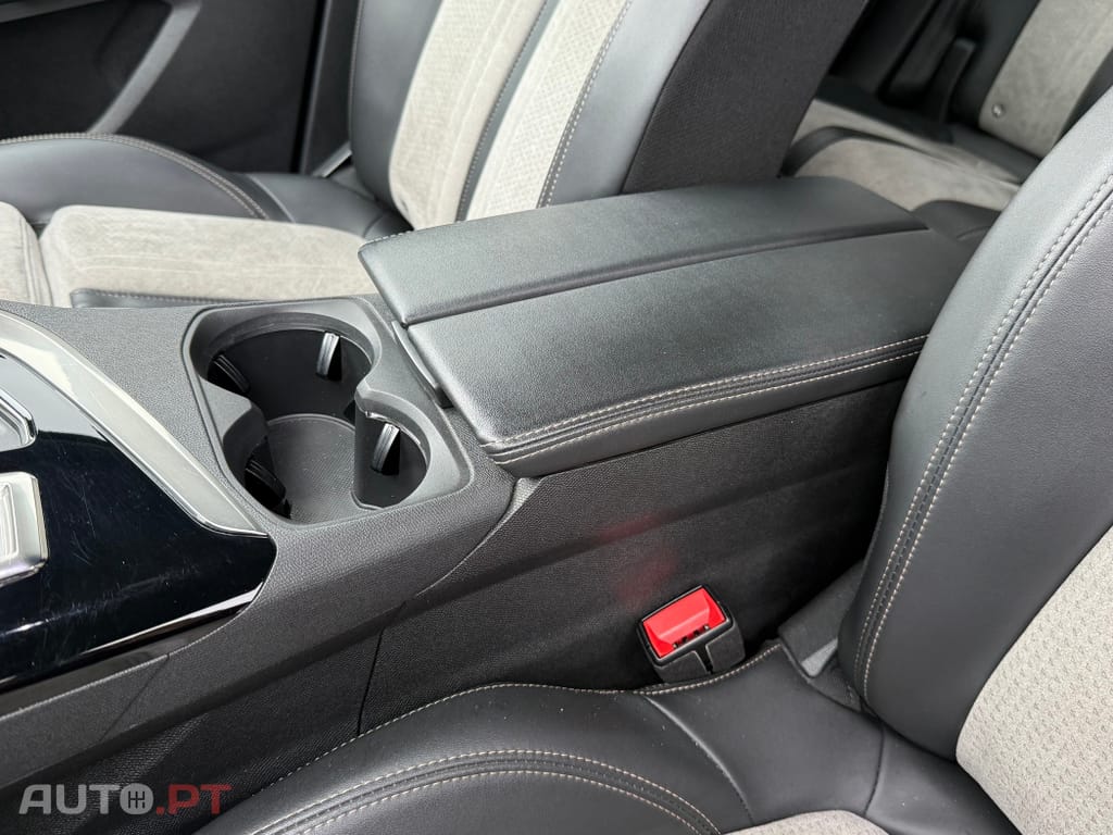 Peugeot 3008 1.6 Hybrid GT Pack e-EAT8