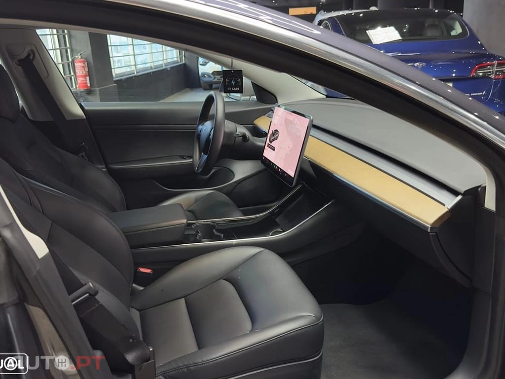 Tesla Model 3 Standard Range Plus RWD