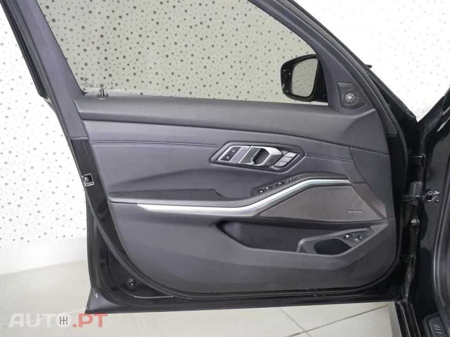 BMW 330 e iPerformance Sport Line