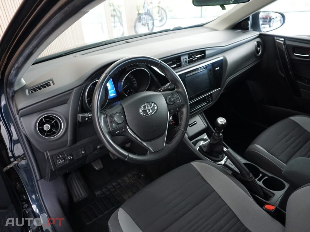 Toyota Auris 1.2 Turbo Design Edition