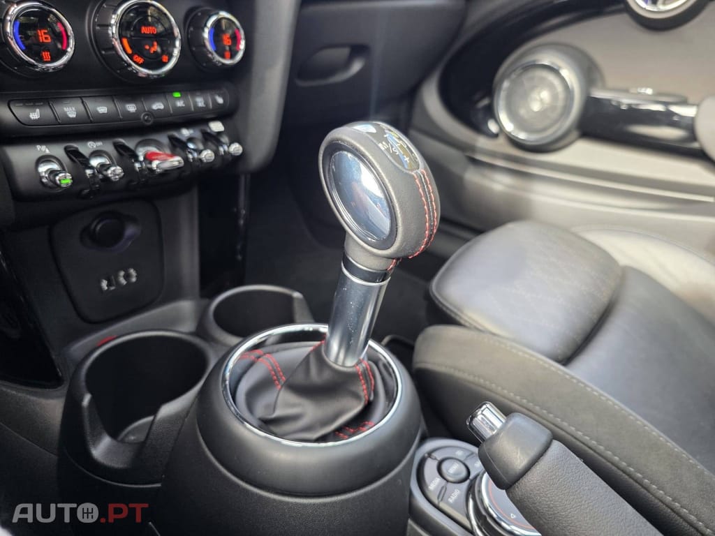 MINI Cooper John Cooper Works Auto Desportiva