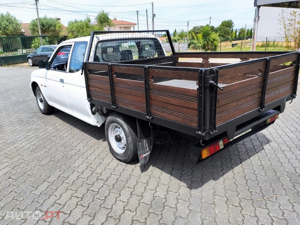 Mitsubishi L200 2.5D 4 LUGARES