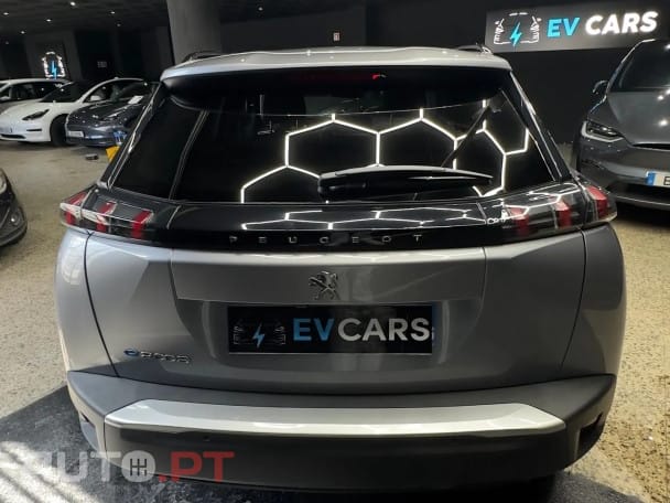 Peugeot E-2008 all