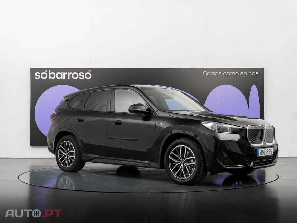 BMW iX1 eDrive20 Pack Desportivo M