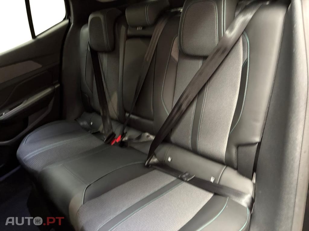 Peugeot 408 1.2 Hybrid Allure e-DCS6
