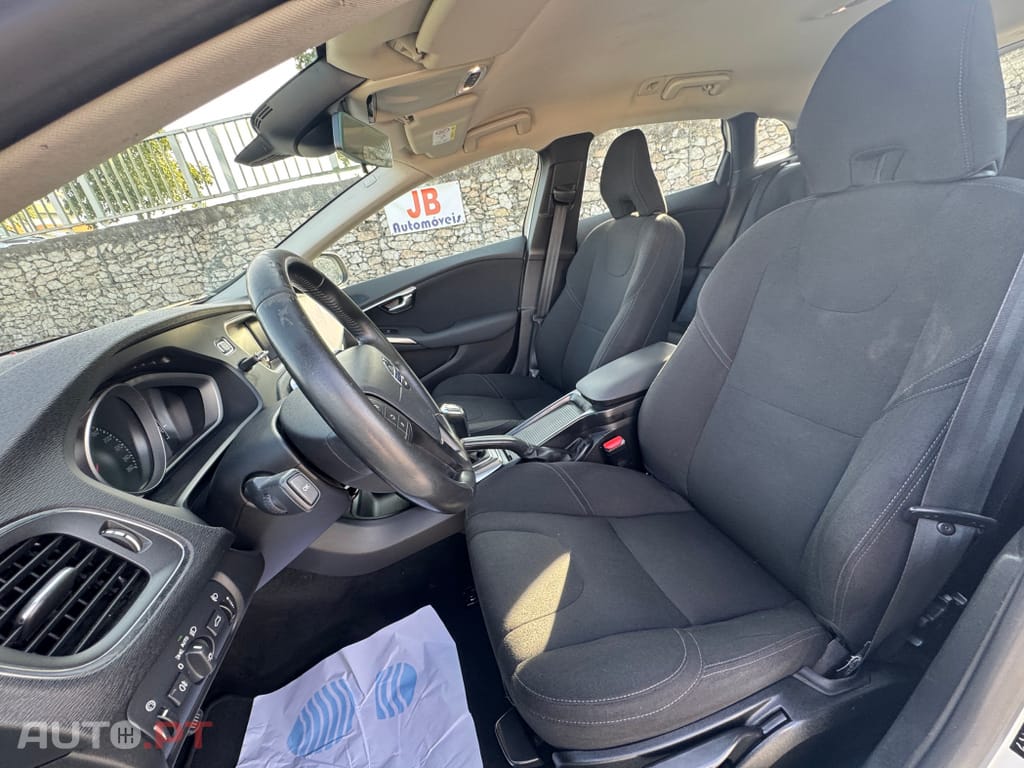 Volvo V40 2.0 D2 Momentum