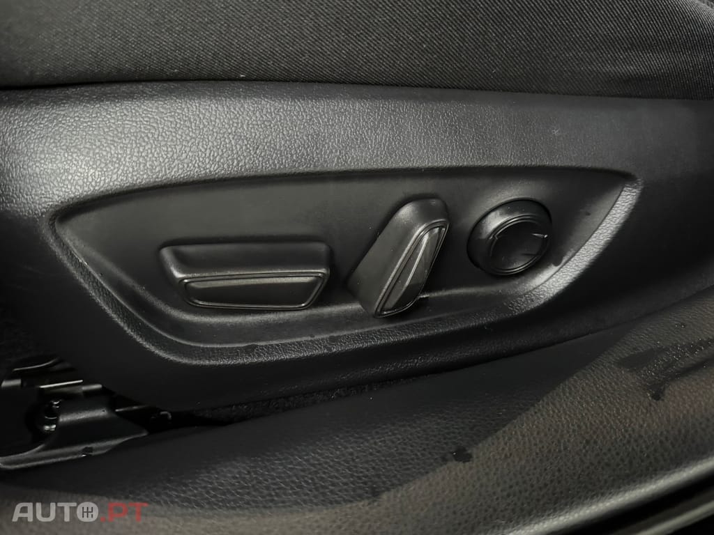 Toyota Prius 2.0 Plug-in Luxury