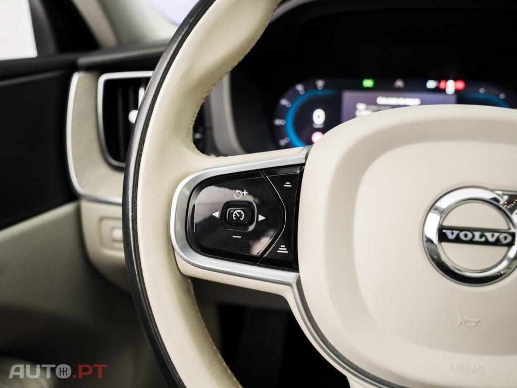 Volvo XC60 2.0 T6 PHEV Inscription AWD