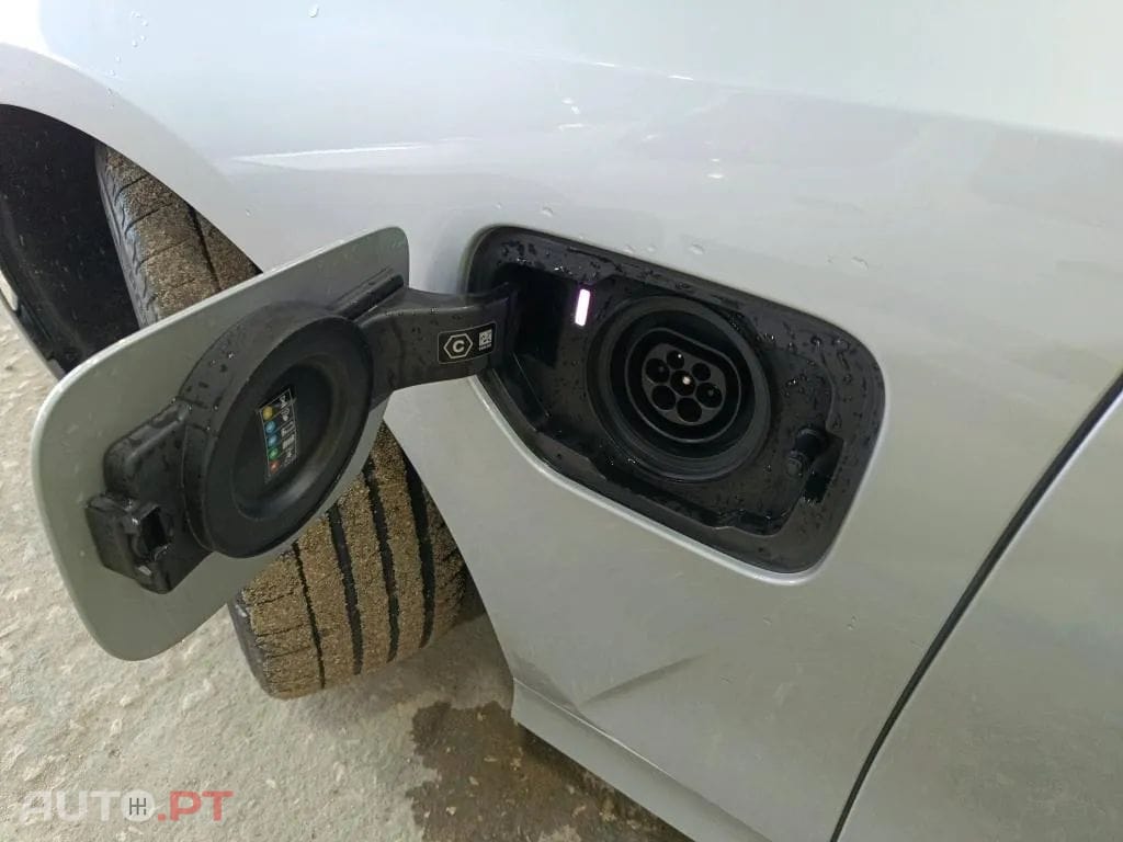 BMW 330 e Touring Auto