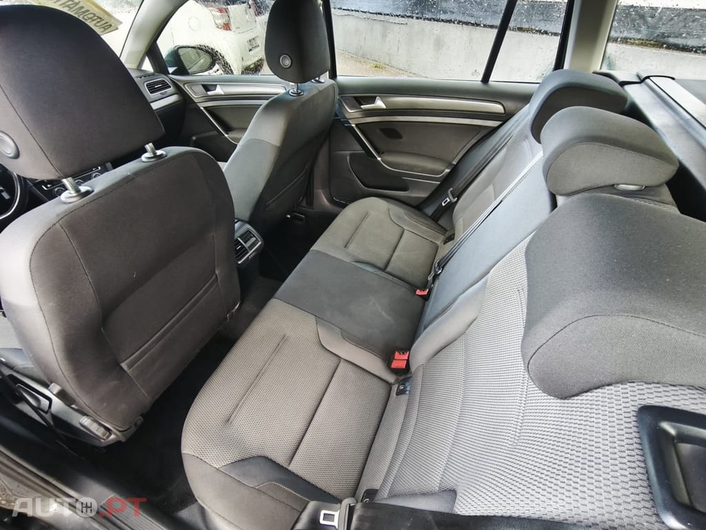 Volkswagen Golf Variant 1.6 TDi Confortline DSG