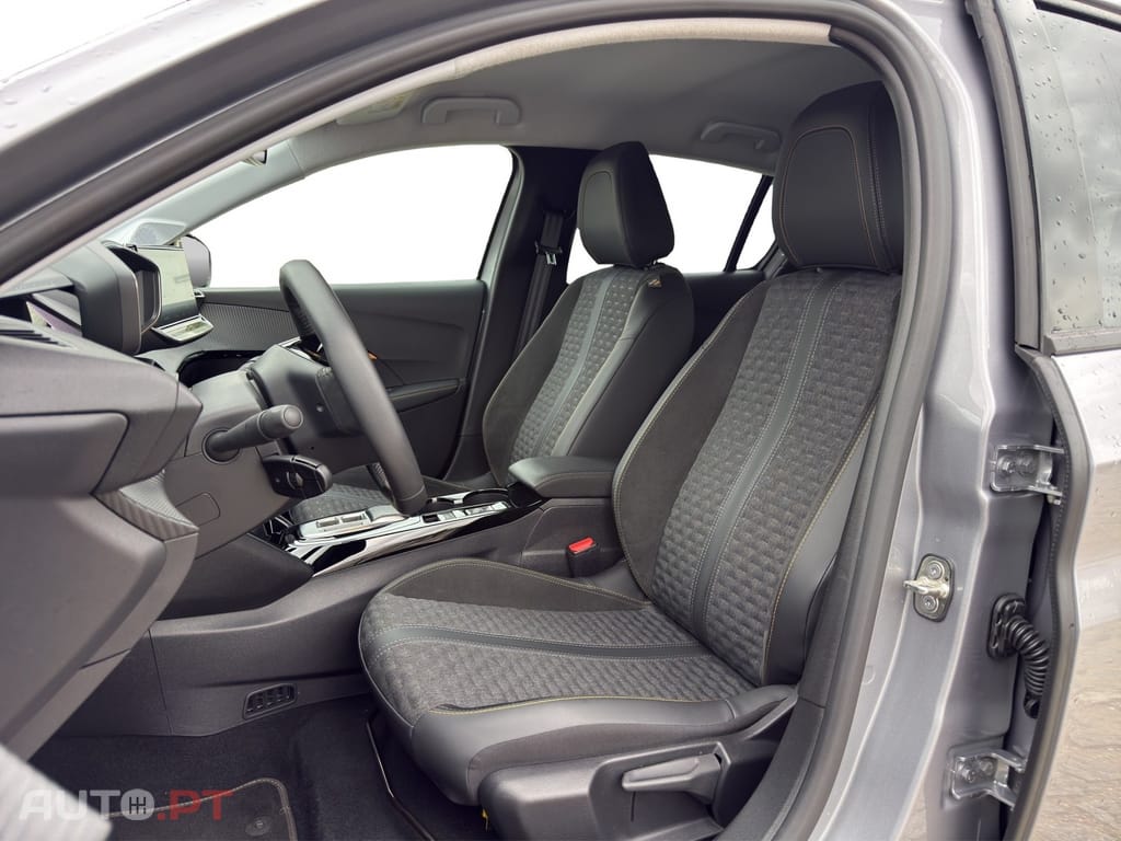 Peugeot E-208 50 kWh Edition