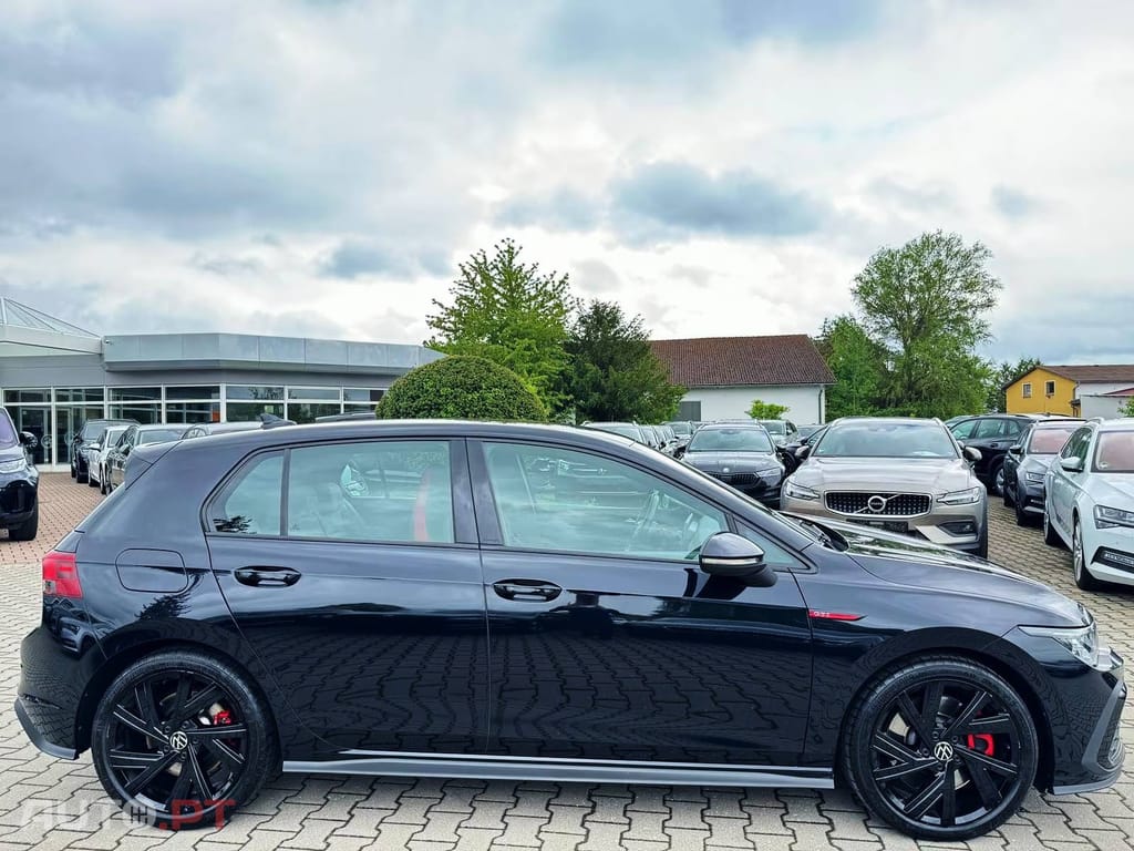Volkswagen Golf 2.0 TSI GTI Black Style