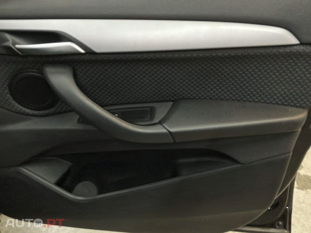 BMW X1 xDrive25e Advantage