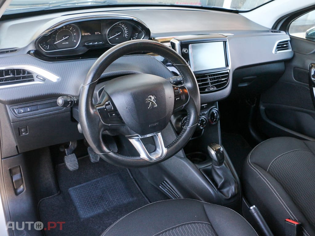 Peugeot 208 1.6 BlueHDi Style
