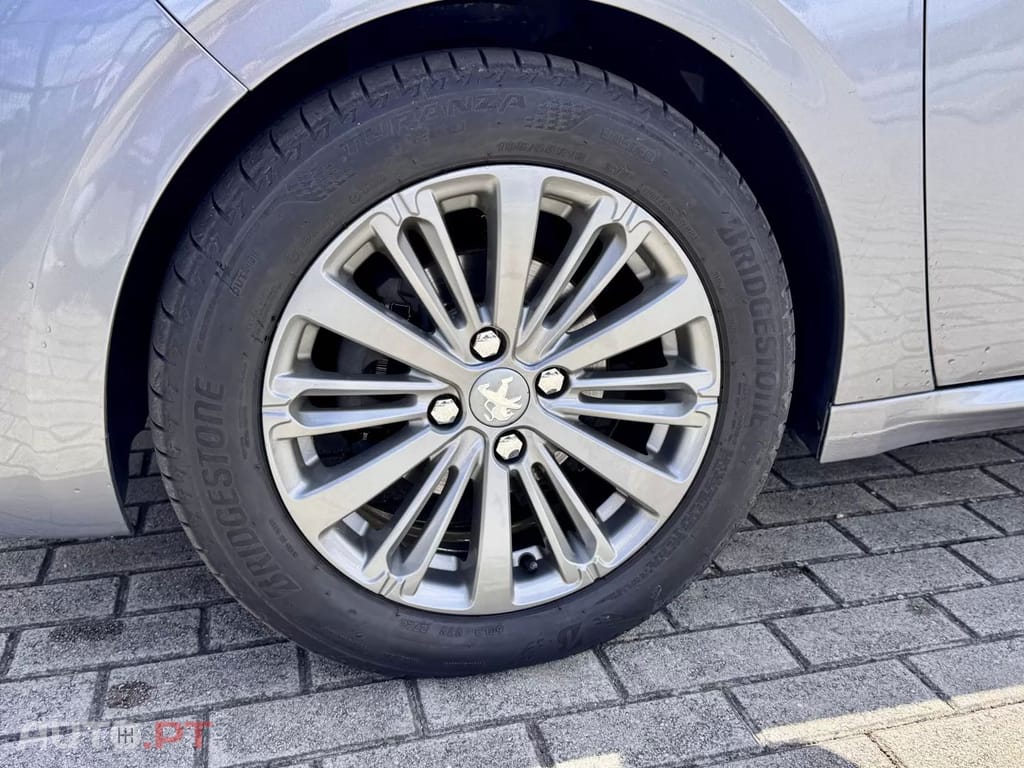 Peugeot 208 1.2 PureTech Signature