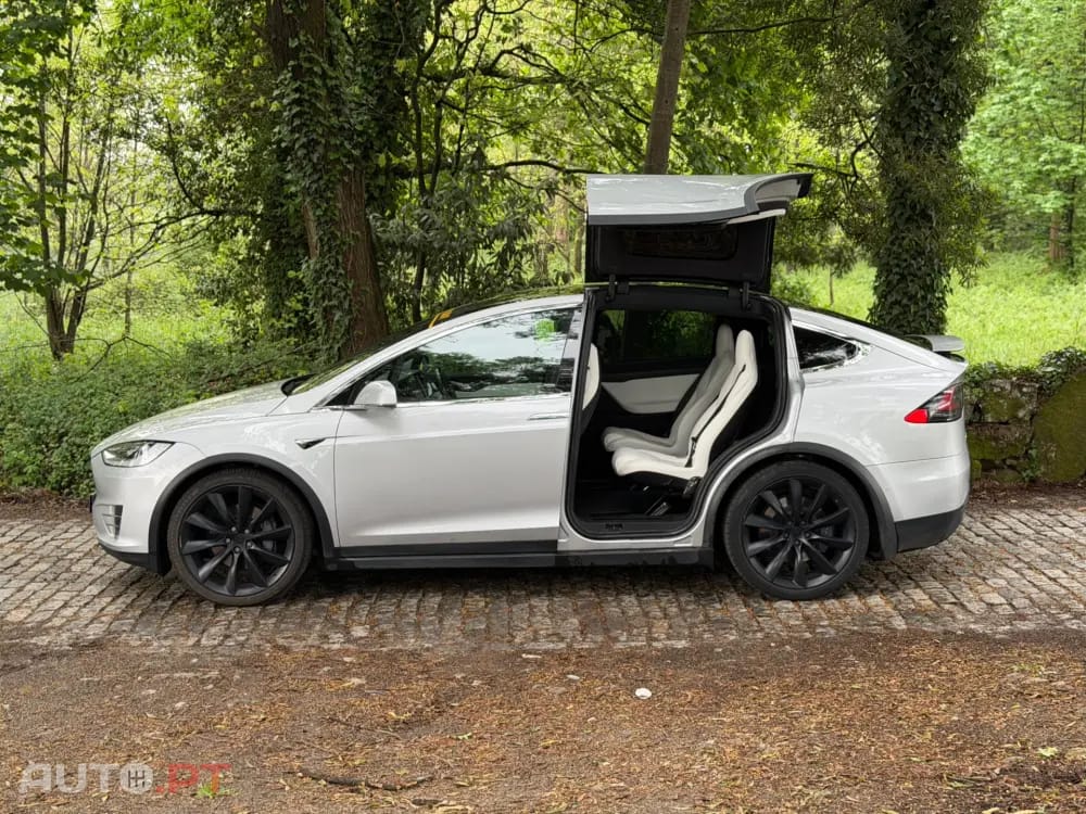 Tesla Model X 100D