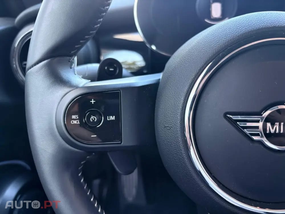 MINI Cooper John Cooper Works Auto Desportiva