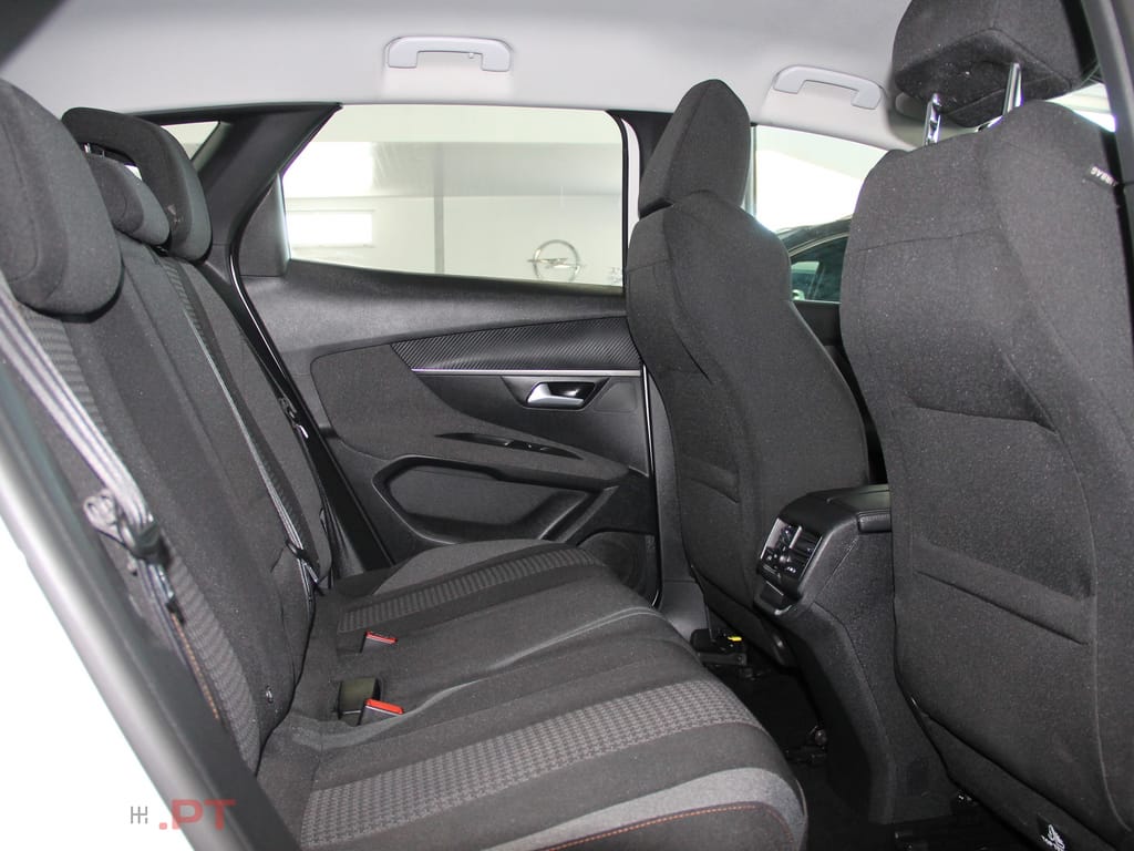 Peugeot 3008 1.5 BlueHDi Active