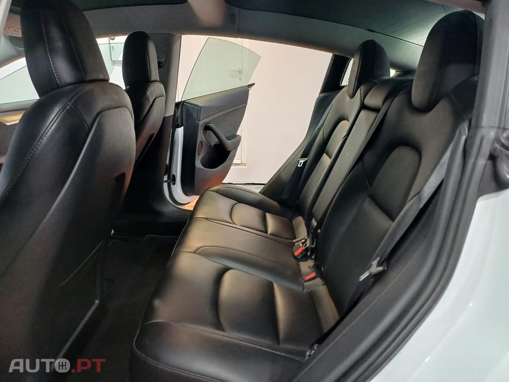 Tesla Model 3 Standard Range Plus RWD