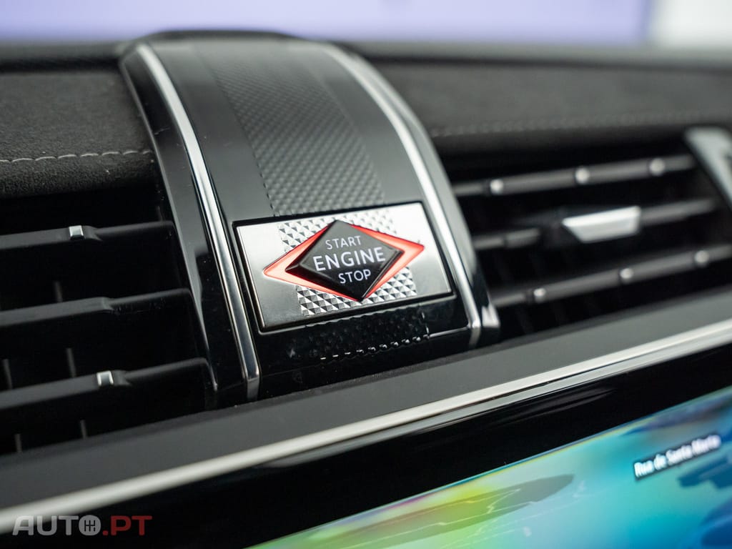 DS DS7 Crossback E-Tense Performance Line EAT8