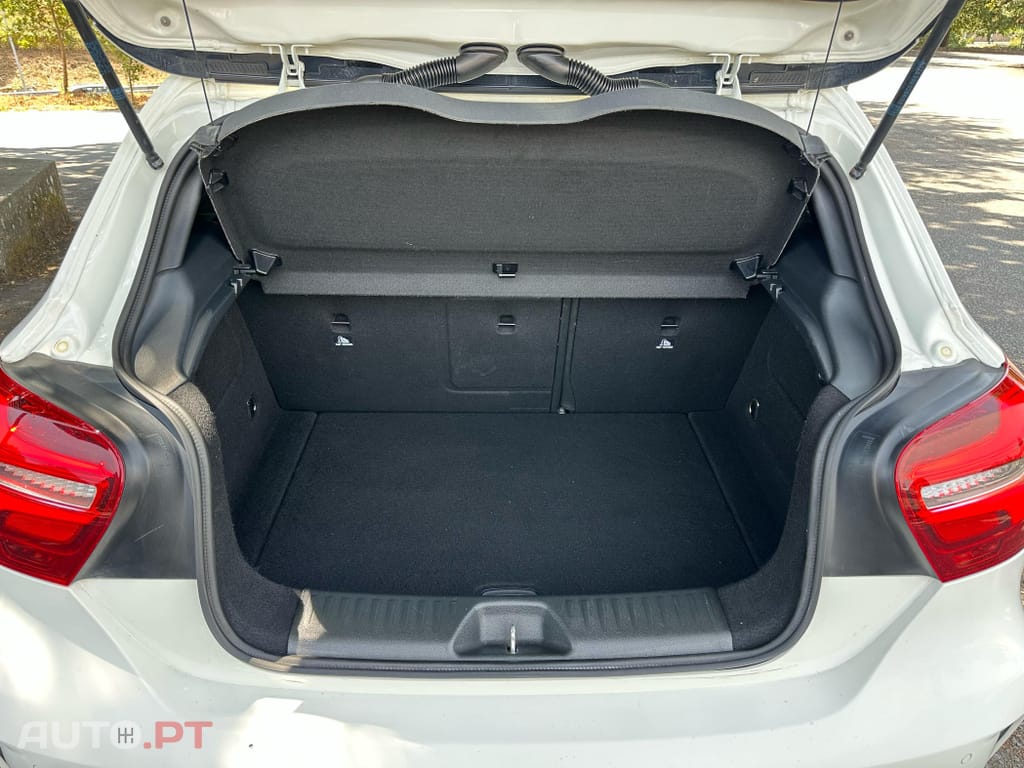 Mercedes-Benz A 180 d AMG Line