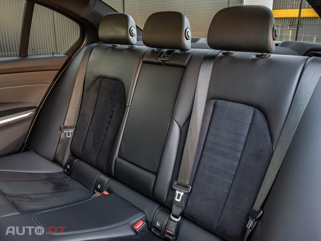 BMW 320 i Pack M Auto