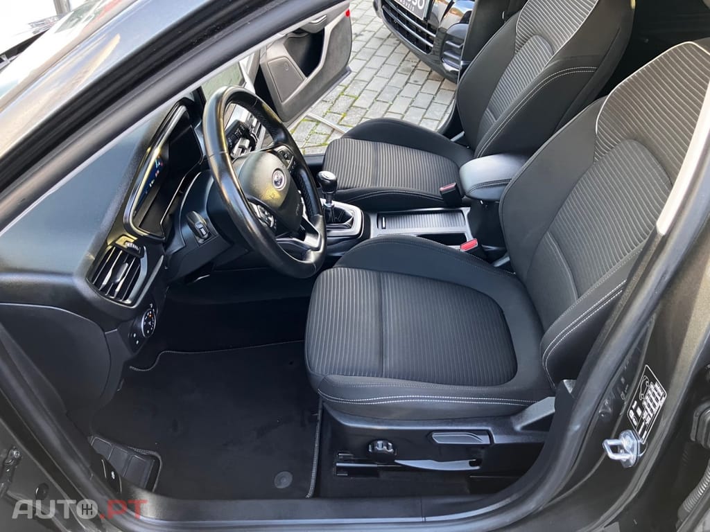 Ford Focus 1.0 EcoBoost Hybrid TITANIUM X